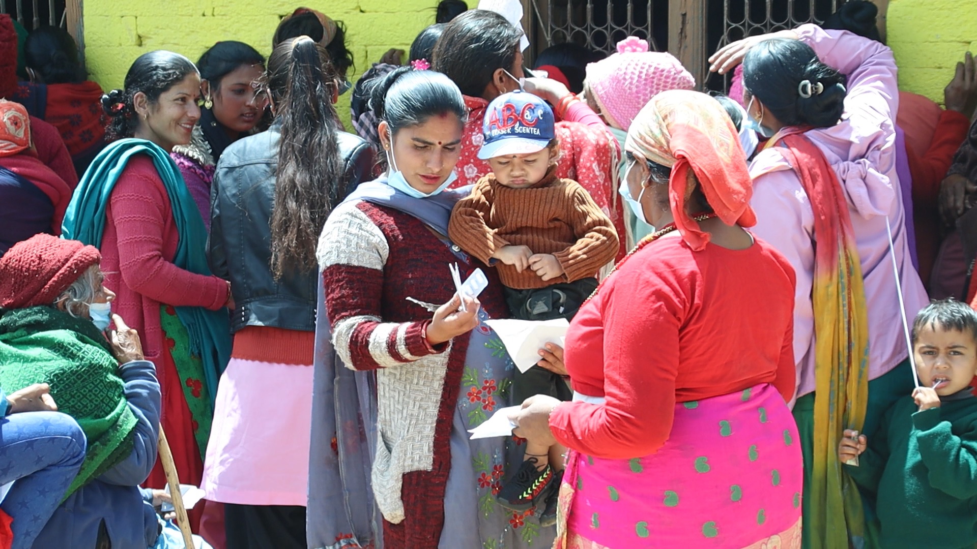 बैतडीको मेलौलीमा बृहत् स्वास्थ्य शिविर : पहिलो दिनमै झण्डै डेढ हजार जना लाभान्वित